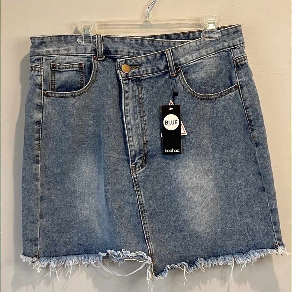 Boohoo Blue NWT Asymmetric Distressed Denim Skirt Size 12